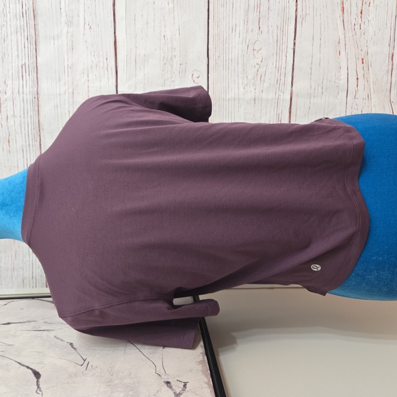 Lululemon Athletic Top Short Sleeve Size S - Picture 3 of 8